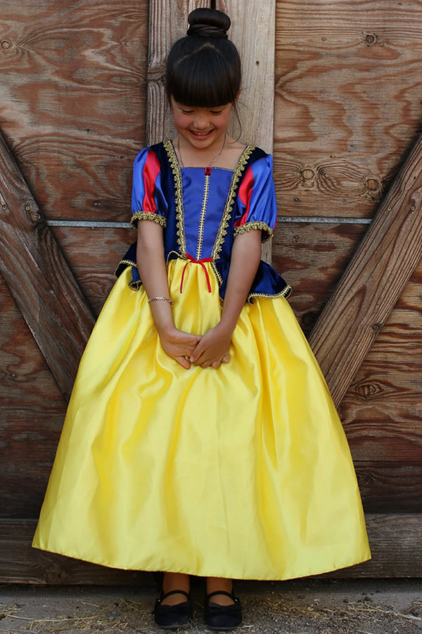 Robe jaune princesse de contes de fées