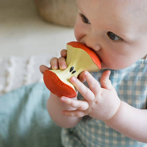 Pepa the Apple Baby Teether Oli et Carol pomme dentition