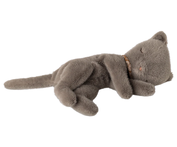 Peluche chaton endormi médium  gris Maileg