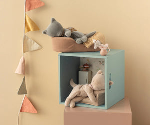 Peluche chaton endormi médium  gris Maileg