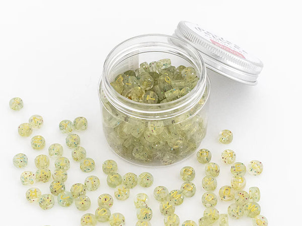 Pot de perles lettres