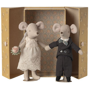 Couple de mariés dans son joli coffret, maman et papa Souris Maileg
