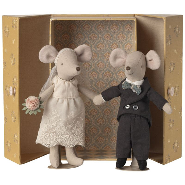 Couple de mariés dans son joli coffret, maman et papa Souris Maileg