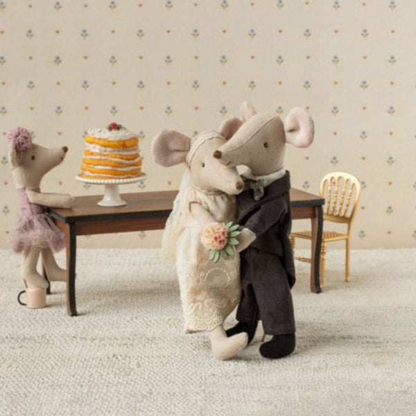 Couple de mariés dans son joli coffret, maman et papa Souris Maileg