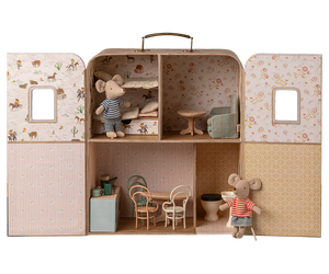 Maison SuitCasa, petite sœur et petit frère Maileg