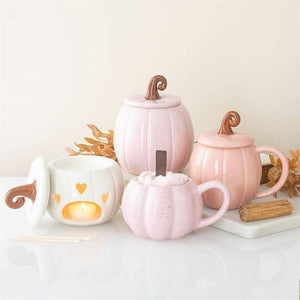 Tasse d'automne rose à couvercle, motif citrouille bouclée