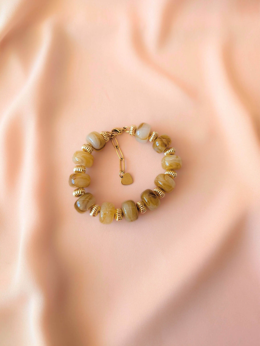 Bracelet GIGI: Beige / Fermoir